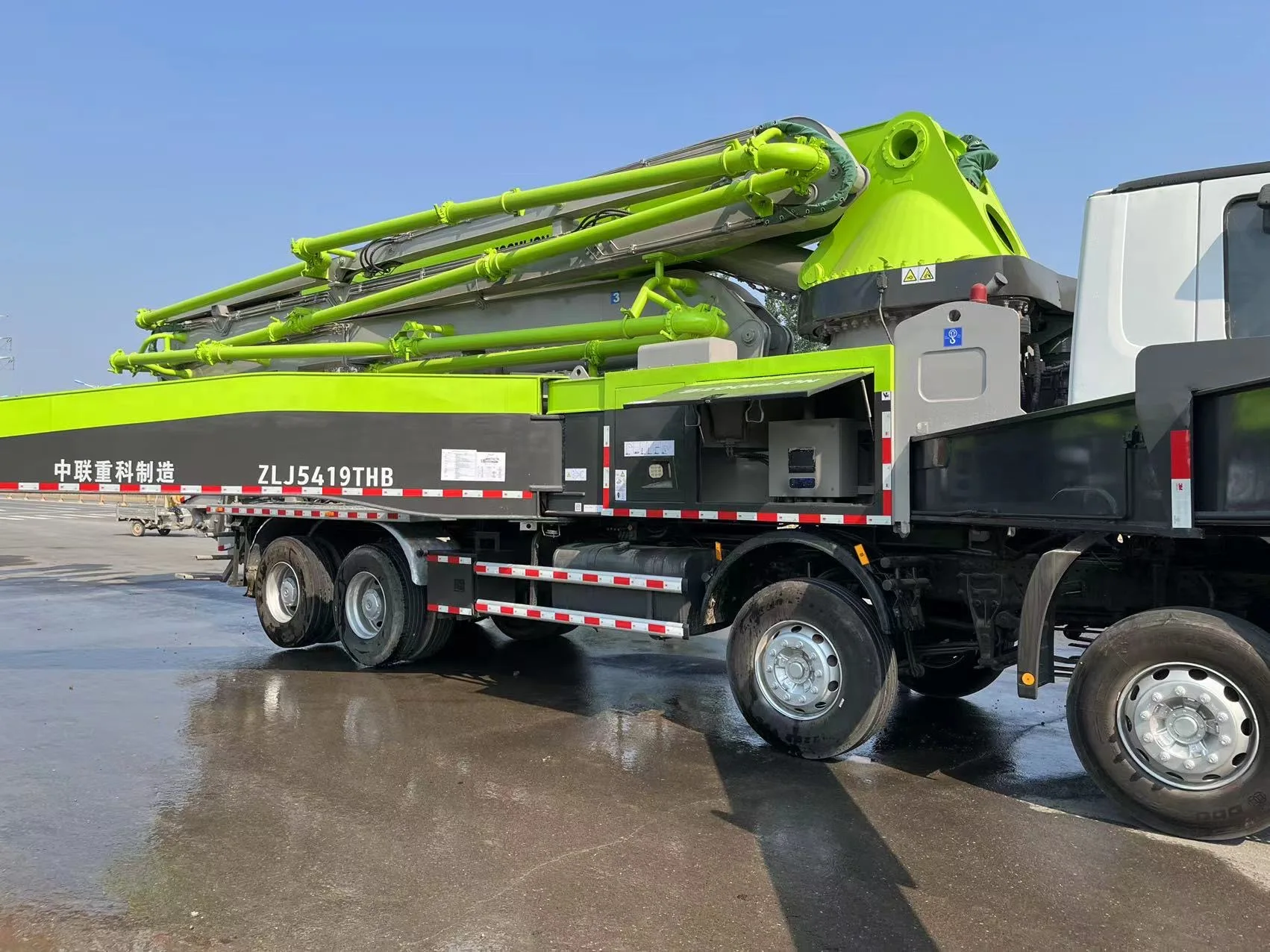 original zoomlion 52m pump truck 56m pump truck used zoomlion pump truck