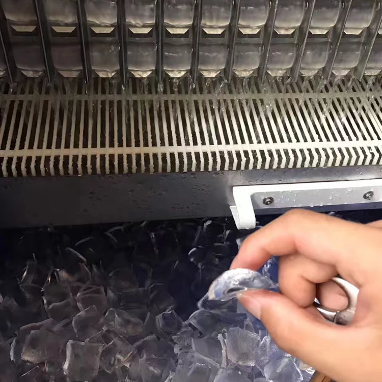 Best-selling commercial 100kg Water Cooled Moon Crescent Ice Maker Machine 200lb