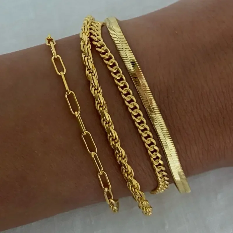Wholesale pulsera de acero inoxidable PVD 18K Gold Plated Dainty Twist Figaro Snake Paper Clip Chain Bracelets For Women