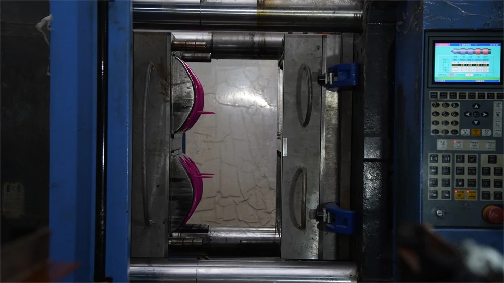 New Design Hot Sale Sports Utensil Exercise Eva Muscle Massage Yoga With Custom Logo Hollow Foam Roller