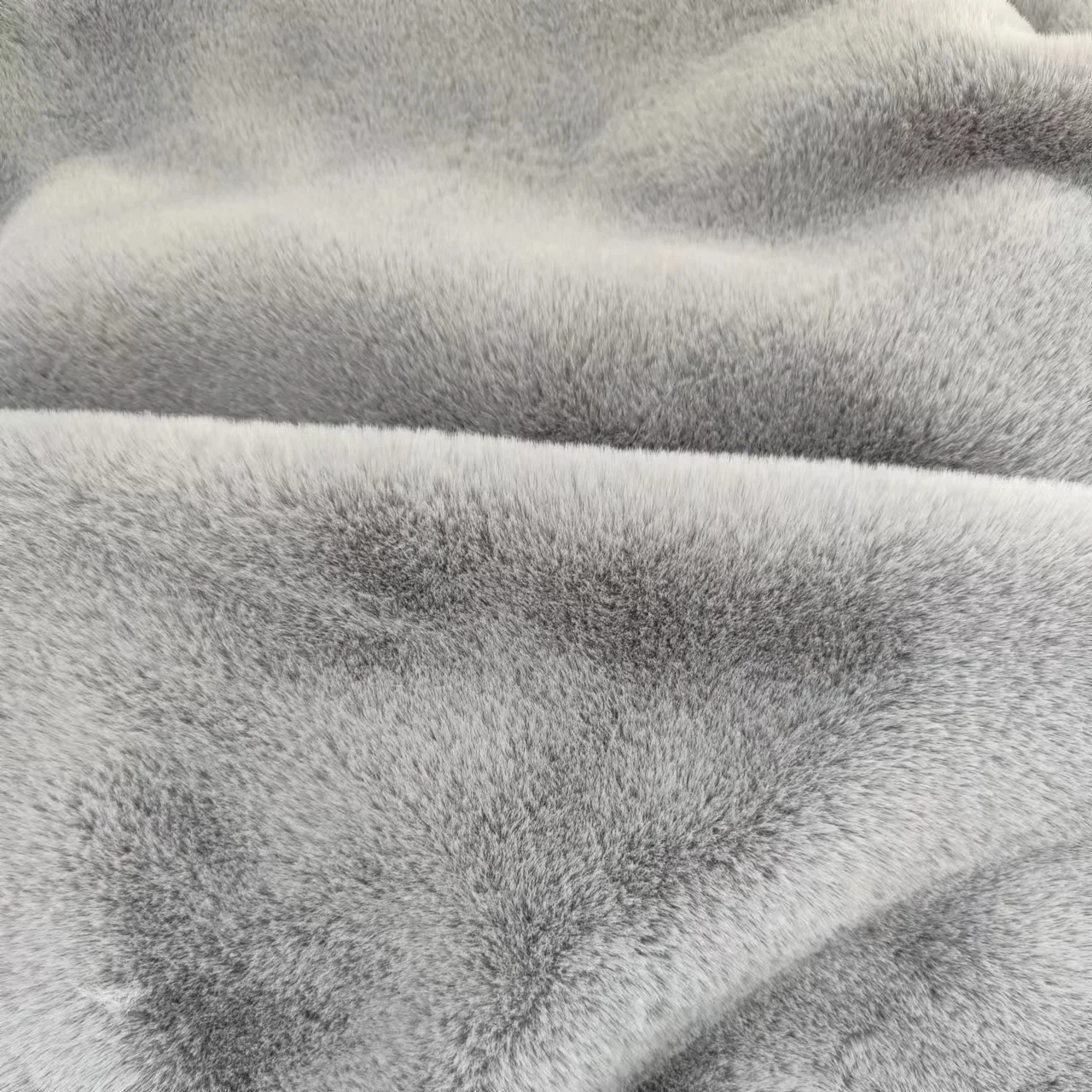 Custom High Quality 750gsm 25mm Long Pile Fur Fake Artificial Imitation 100% Polyester Faux Rabbit Fur Fabric