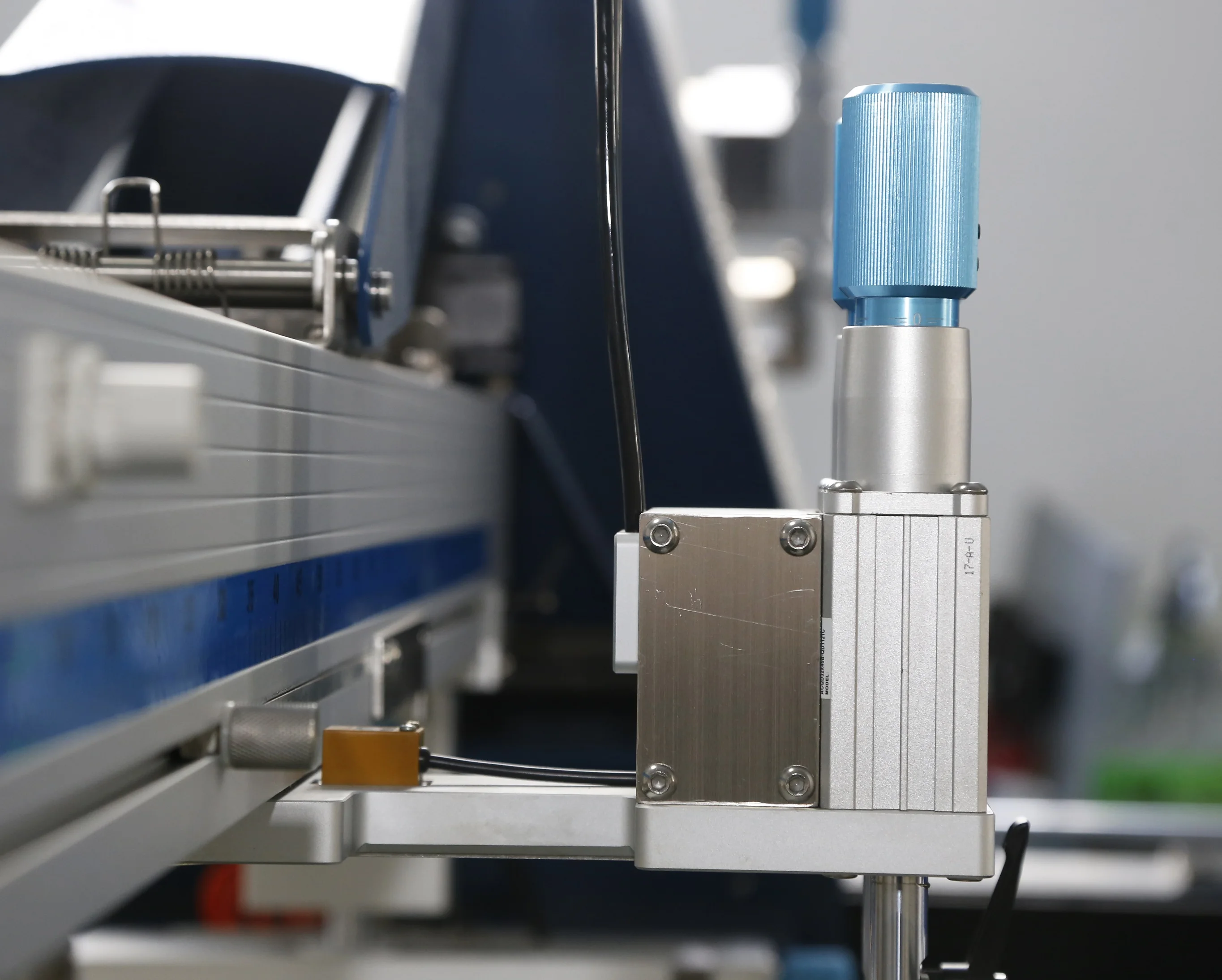 8 colors oval automatic t shirt screen printing machine working with the digital printer