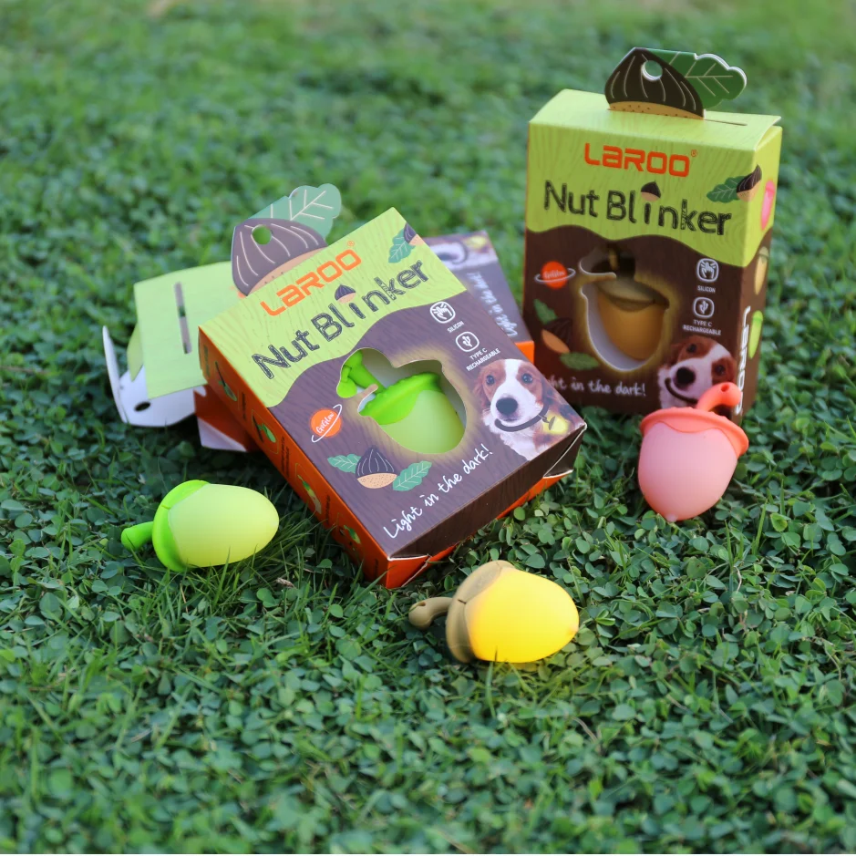 LaRoo New design 2023 Safety Glow Flash  Rechargeable  Led Pet blinker For Small Middle Large Dog