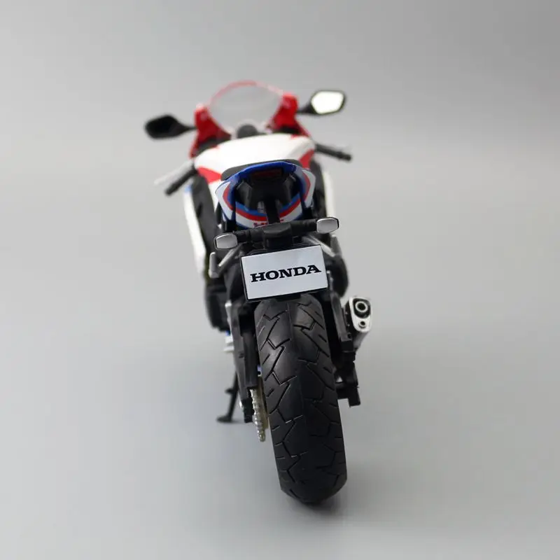 Коллекционная модель мотоцикла AUTOMAXX из сплава масштаб 1/12 CBR 1000RRR