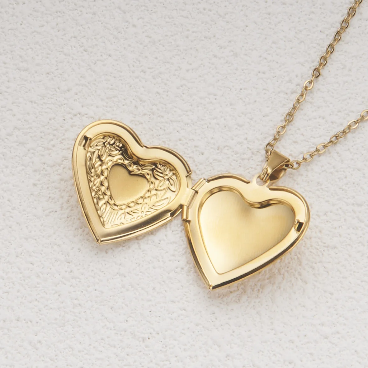 Hot Selling Unisex Open Heart Pattern Vintage Stainless Steel Chains Silver Gold Cross-Border Charm Pearl Picture Frame Jewelry