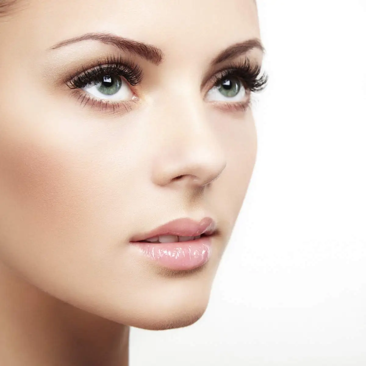Hot Selling Transparent Plastic Wispy Soft And Natural Synthetic False Eyelash