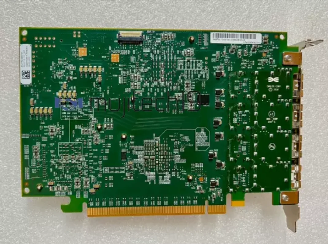 Emulex 32004 оптоволоконный адаптер для хостовой шины: четырехпортовое высокоскоростное подключение корпоративных решений хранения данных