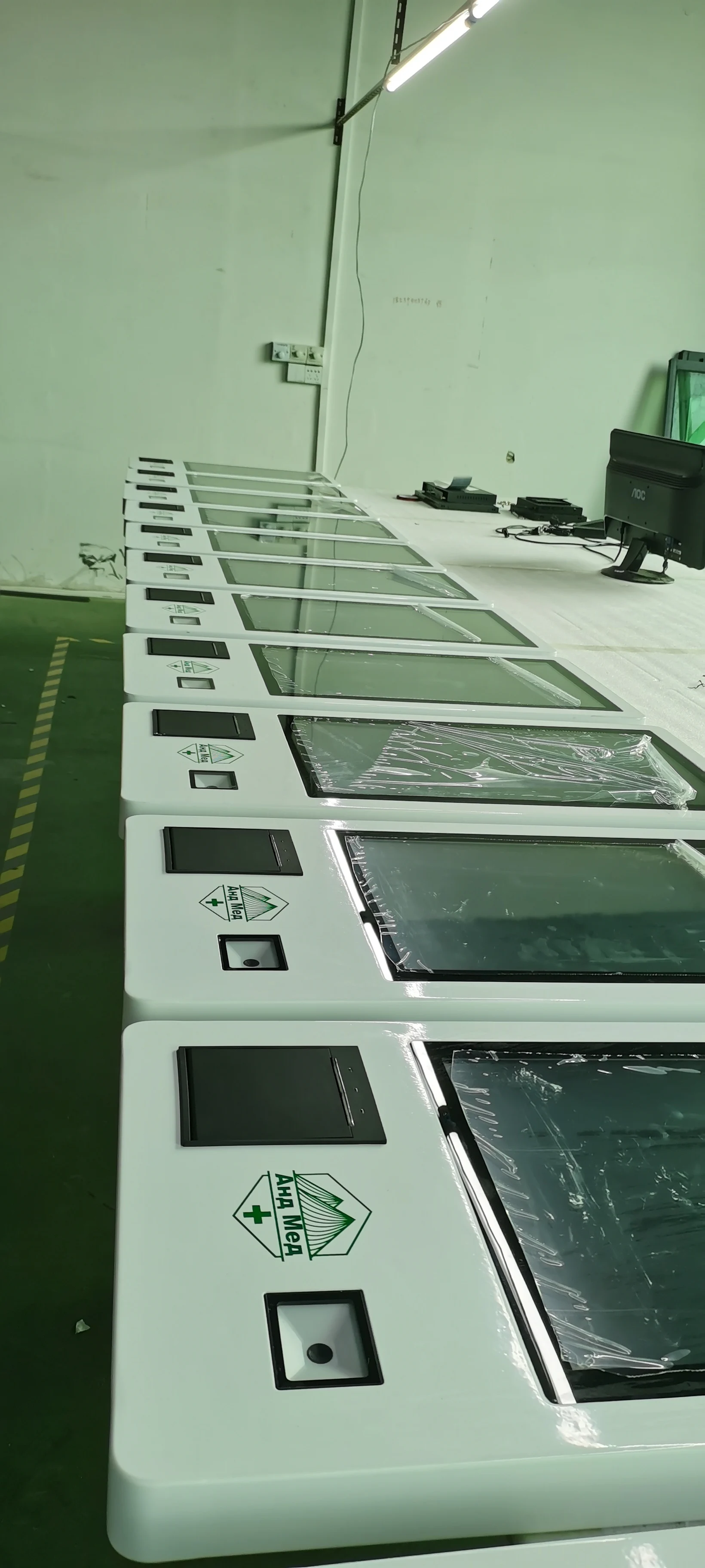 OEM Android Windows touch screen order payment machine NFC card reader QR scanner POS slot self ordering kiosk in restaurant