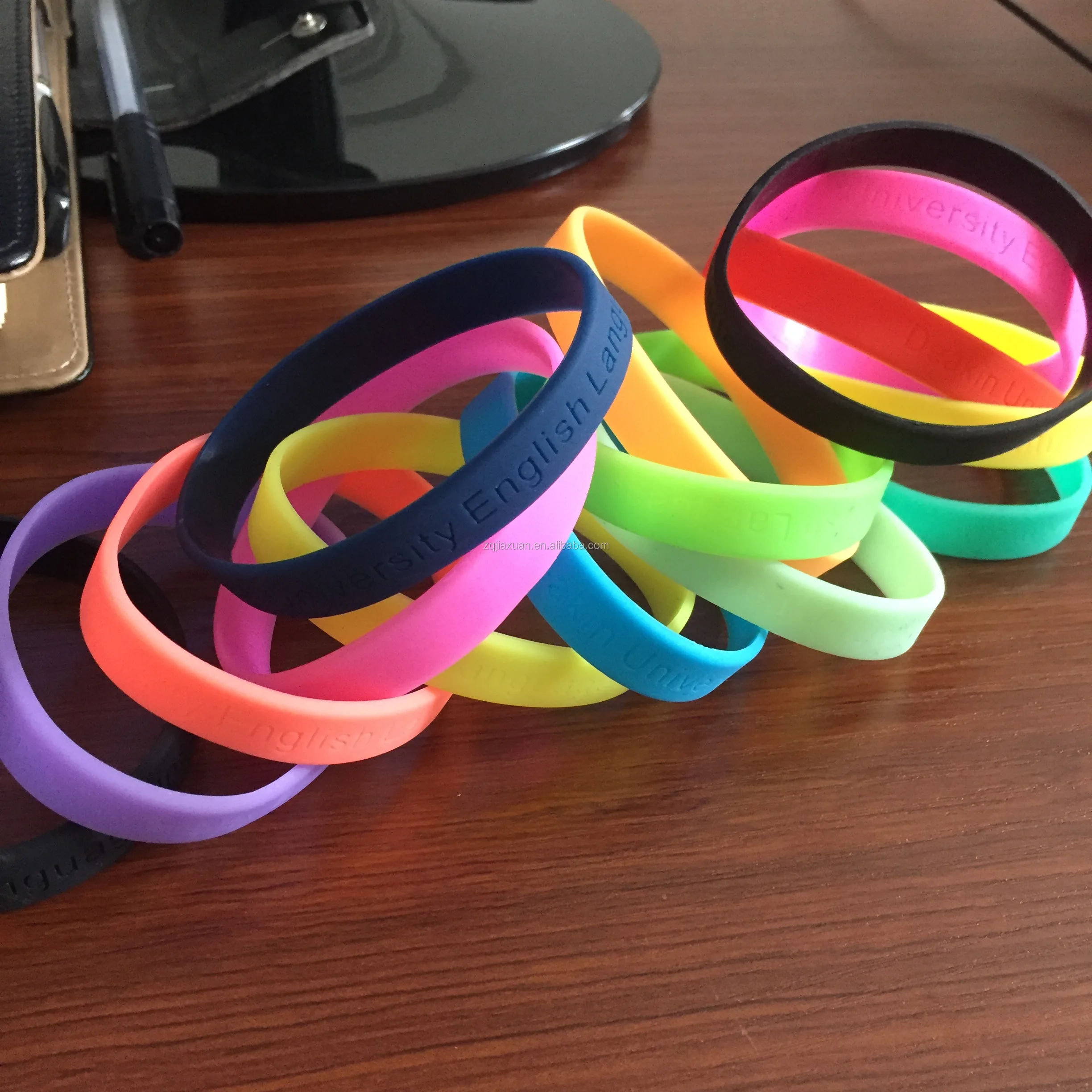 Personalized Ink Injected Wrist Band Rubber Bracelet Custom Logo Silicone Wristband