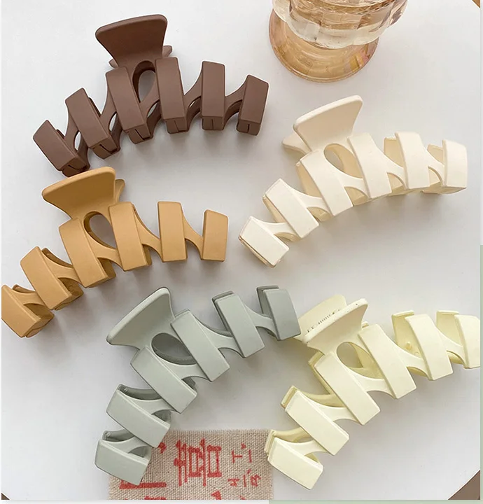 10cm Wholesale New Matte Solid Color Wavy Hair Grips Clip Plastic Heat Resistant Hair Claw For Women Girls