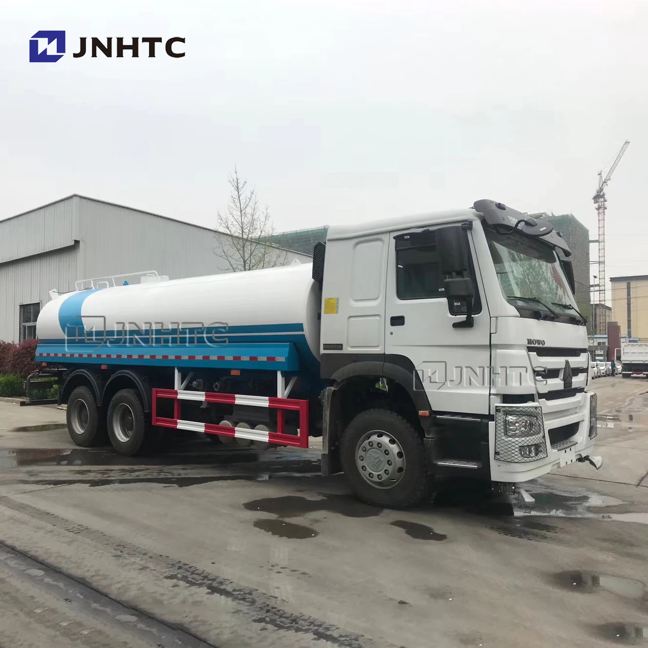 Sinotruk Howo цена танкер для питьевой воды распыляющий воду грузовик с насосом HOWO 6x4 Автоцистерна