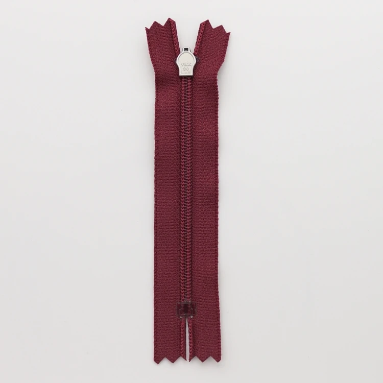 nylon zipper with rubber puller for sports clothes