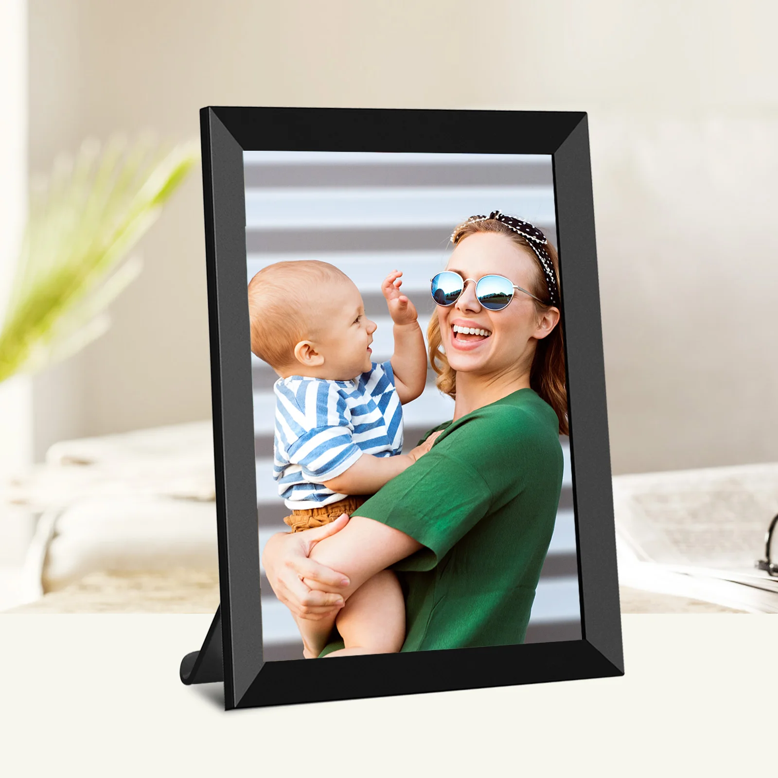 Black Friday Large Stock 10.1 inch Frameo wifi digital picture frame higher resolution easily share picture /Video