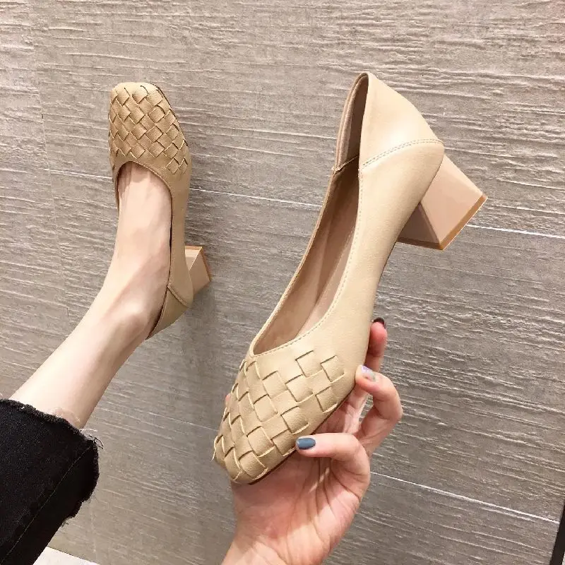 
2020 Autumn Wholesale Style Shoes Women Heel Ladies Casual Retro Commuter Thick Heel Leather Shoes 