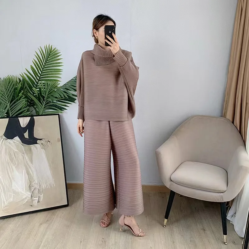 Autumn Factory outlet Plus Size Solid color  Miyake Pleated Polyester Breathable Women top With Wide PantsTwo Pieces set