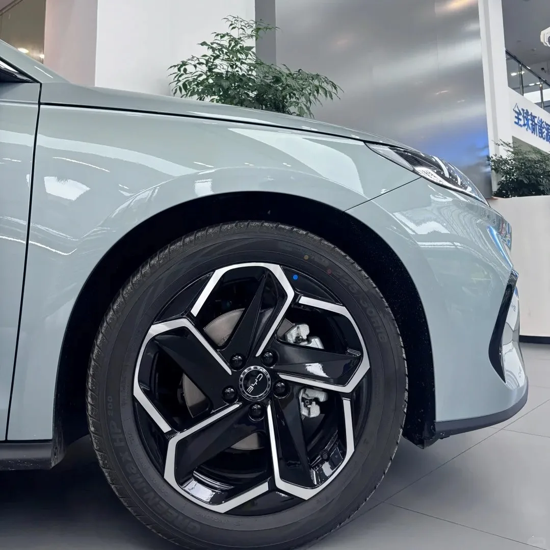 Hot selling product  New 2024 BYD Seal 06 New Energy Vehicle Plug in Electric Car 4 Doors 5 Seats Front Wheel Drive Middle-Size