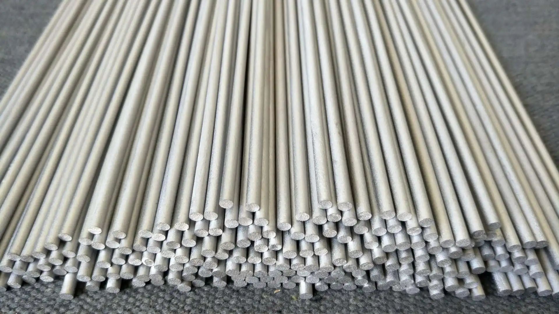 Hot Selling AWS A5.16 Titanium Welding Rod ERTi-1 ERTi-2 ERTi-3 ERTi-4 ERTi-5 ERTi-7 ERTi-9 ERTi-12 Alloy Titanium Welding Wire