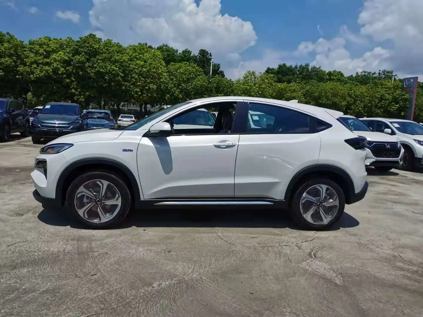 Electric SUV car DONGFENG automatic suv/automatic suv for