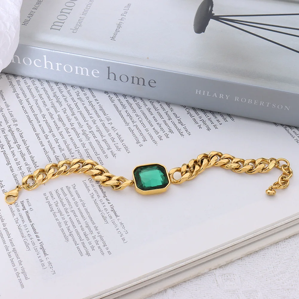 2023 Beautiful In Colour 18k Gold Plated Stainless Steel Charm Emerald Jewelry Bracelets