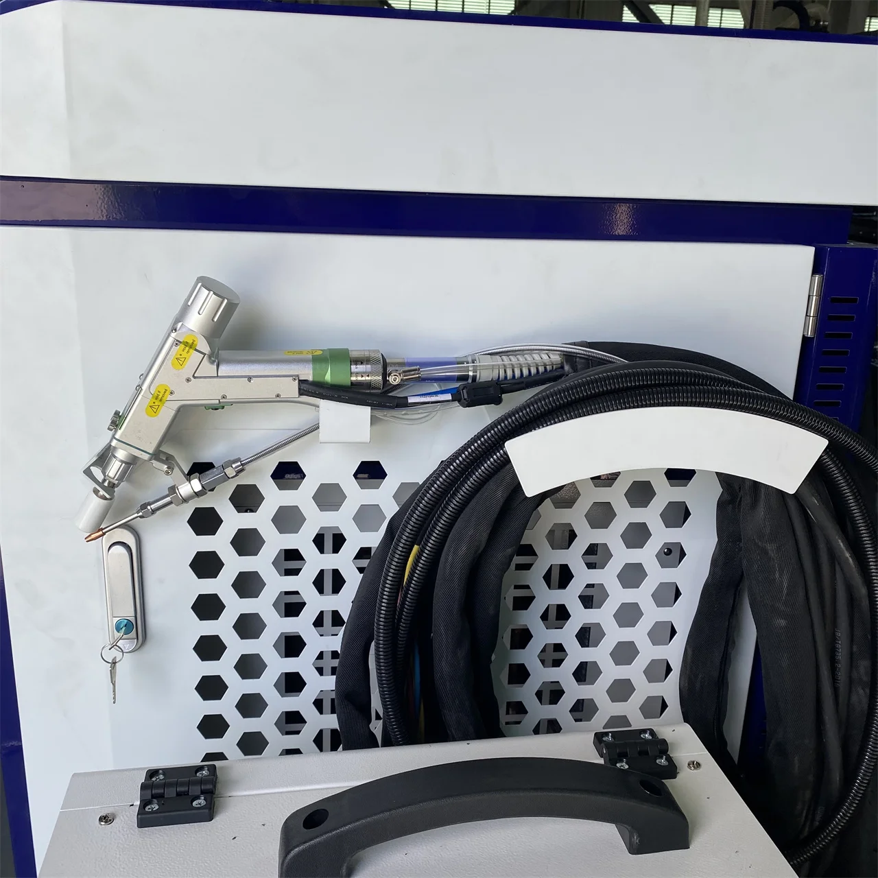 YOUHAO  Manufacturer Factory Price 2024 Handheld Laser Welder Fiber Welding Automatic Machine 1000w 1500w 2000w