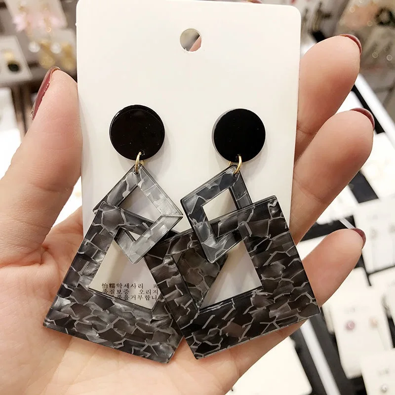 European and American exaggerated fashion all-match acrylic earrings simple geometric pattern long wholesale earrings