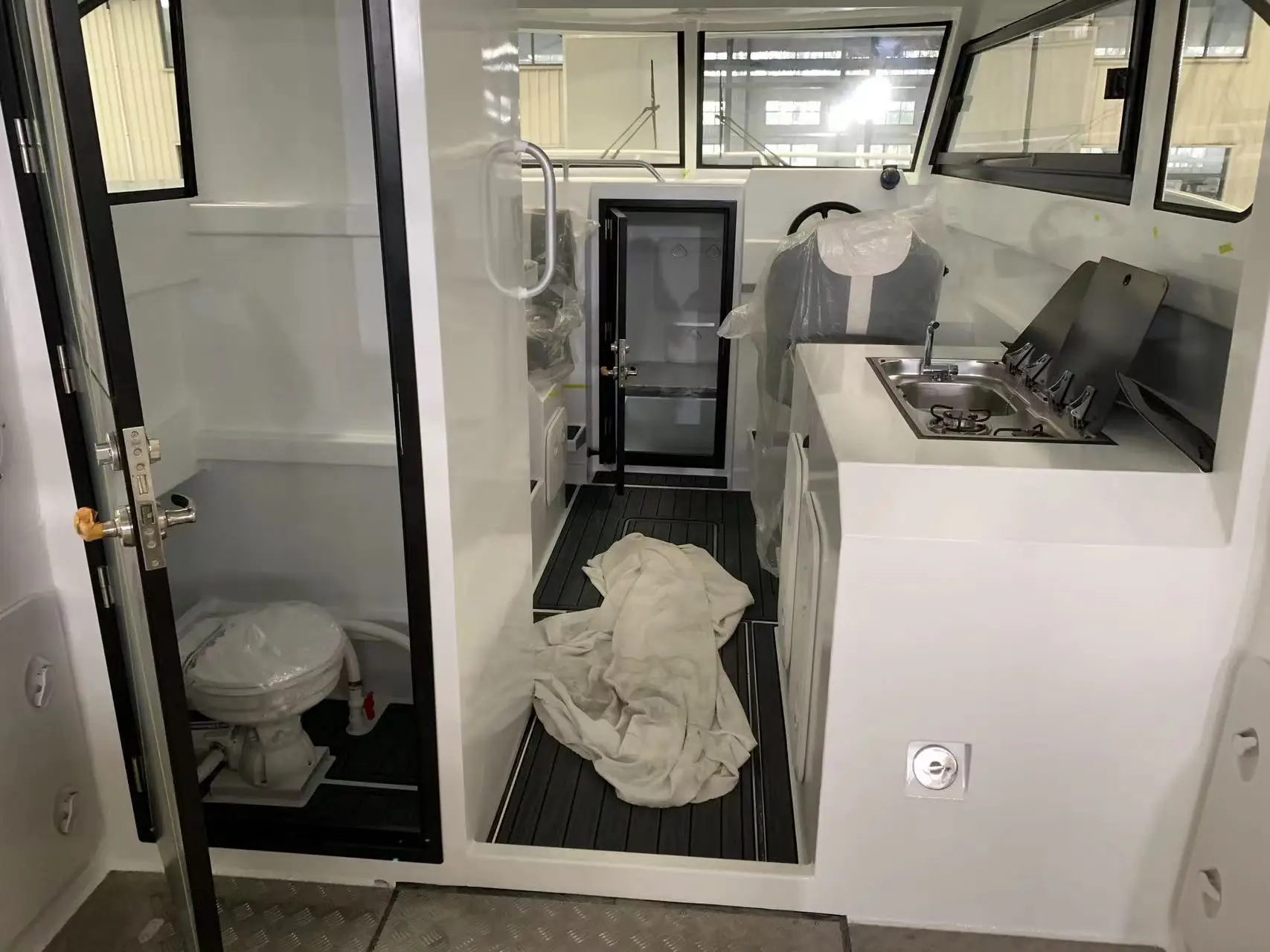 Profisher 9.6m/29ft Aluminum Alloy Yacht Large Space with Comfortable Colors and Many Choices for Fishing Boats