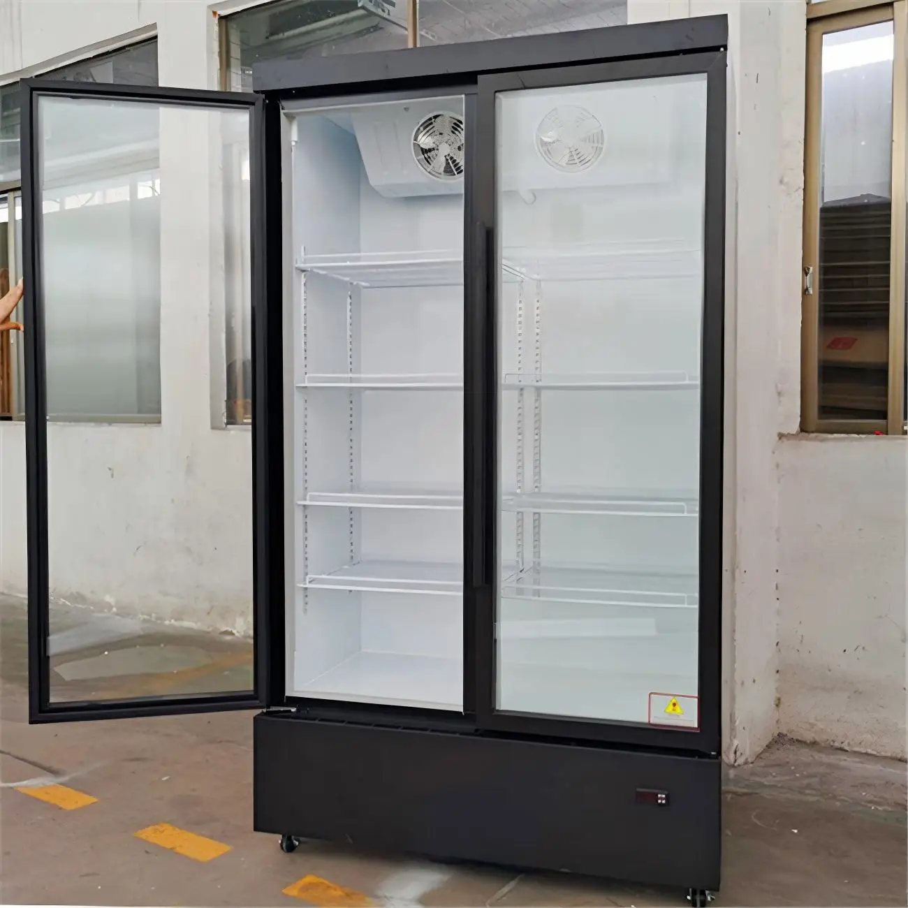 Upright Single-Temperature Vertical Refrigerator with Glass Door Beverage Ice Cream Display Supermarket Shops Cool Climate Type