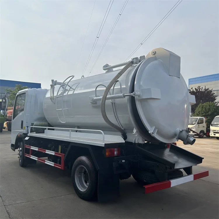 5 tons SINOTRUK HOWO 4*2 sewage suction truck for sale