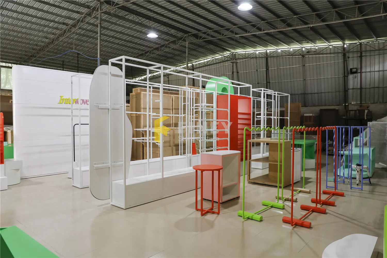 Custom Boutique Store Interior Design Ideas High End Counter Furniture With Glass Shelves For Boutique Retail Store