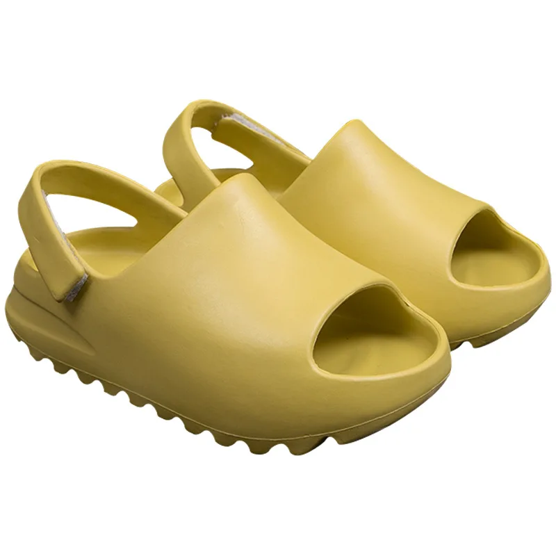 Hot Selling Children Slippers Summer Outdoor Beach Fashion EVA Sandals Kids Yeezy Slides Slippers Factory