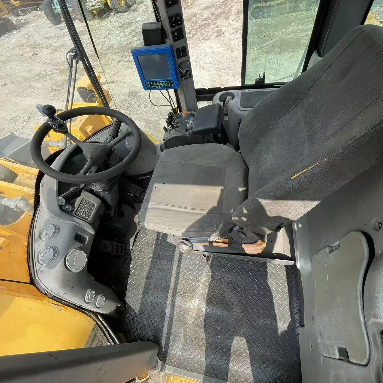 Подержанный Komatsu volvo 3-тонный фронтальный погрузчик Volvo зарядное устройство с 3M3 ковшами модели L180F L120F L120G L150H L150G
