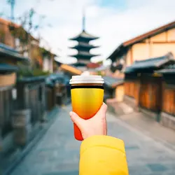 3mm thick Neoprene delivers optimal insulation cup sleeve