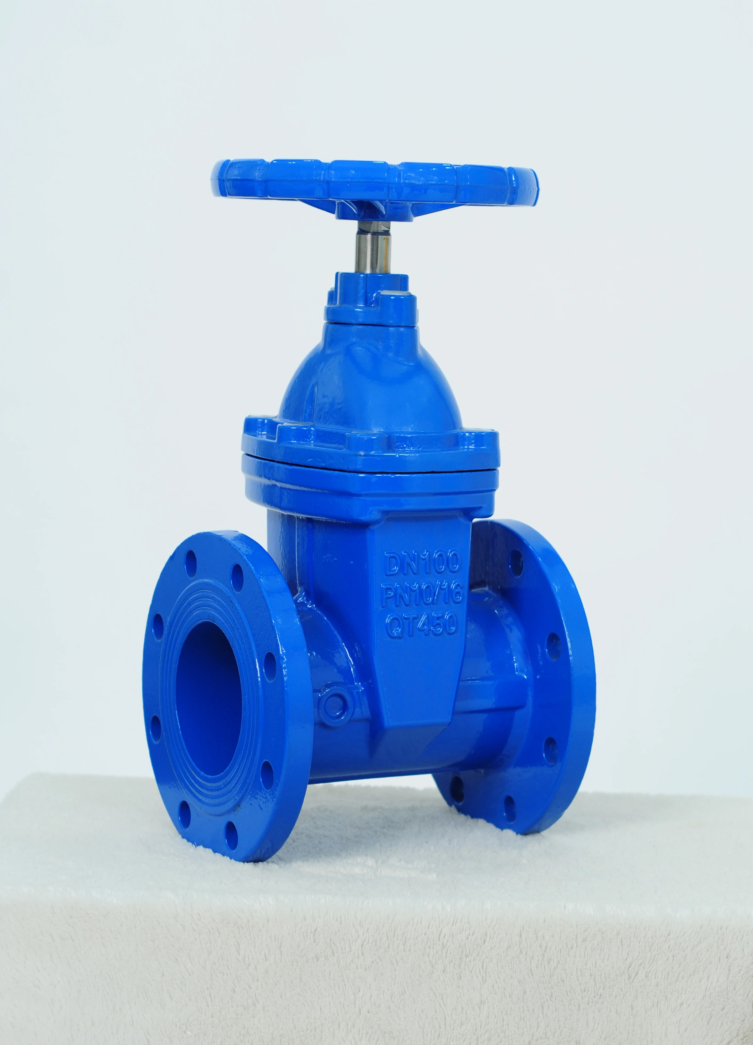 Yaosheng customizable PN10 PN16 manual gery iron rsoft-sealing gate valve for wate