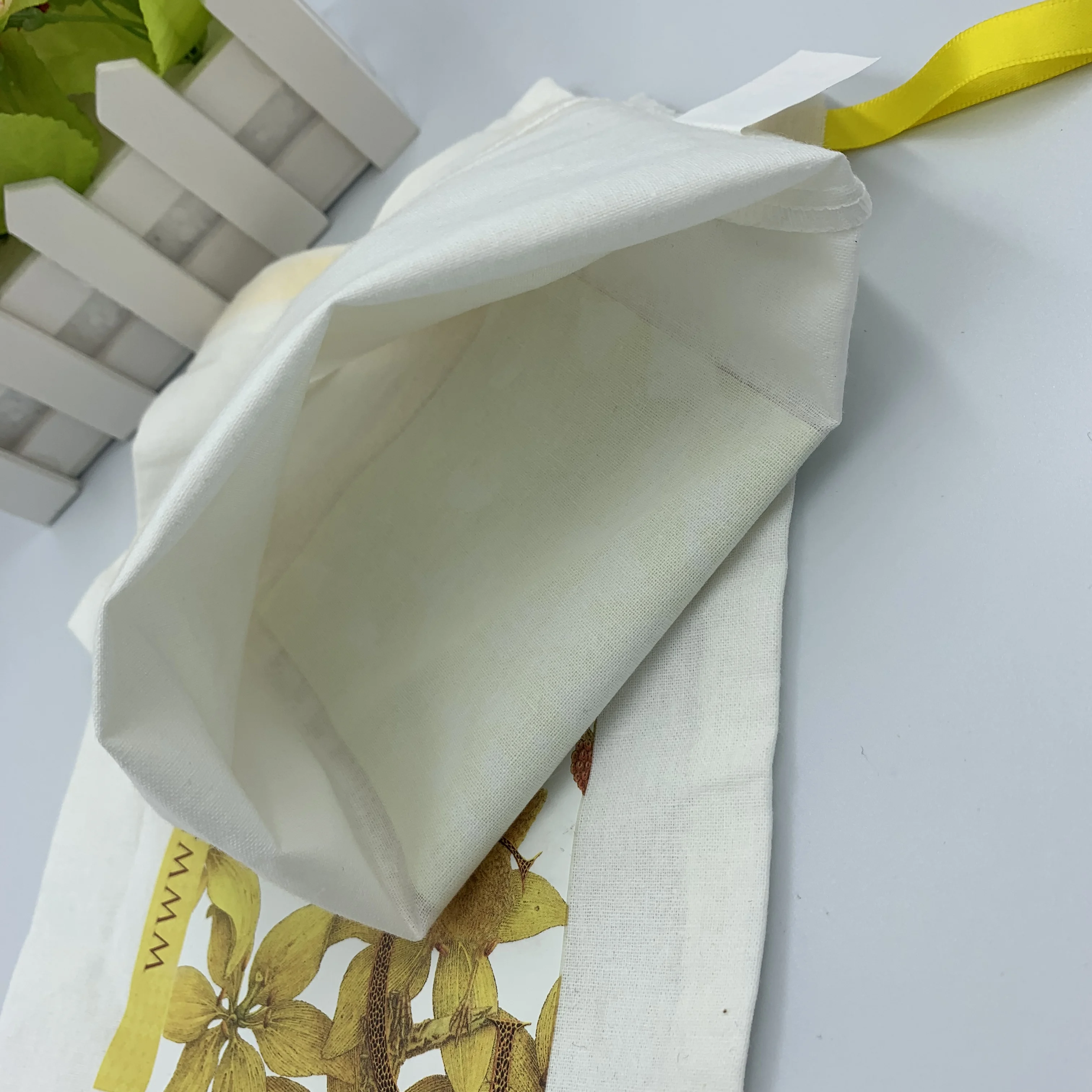 Wholesale Customized Cotton Muslin Drawstring Tea Shopping Bag Jewelry Pouch