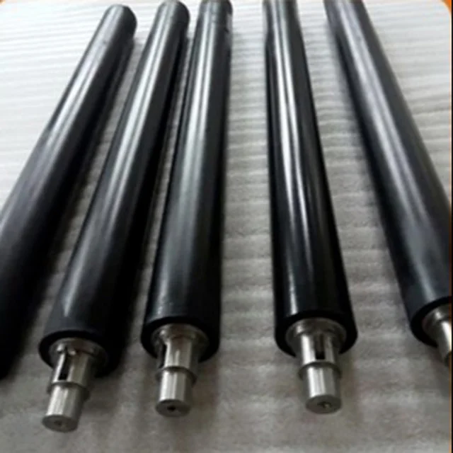 Rubber  roller for industrial machine with vulcanized rubber