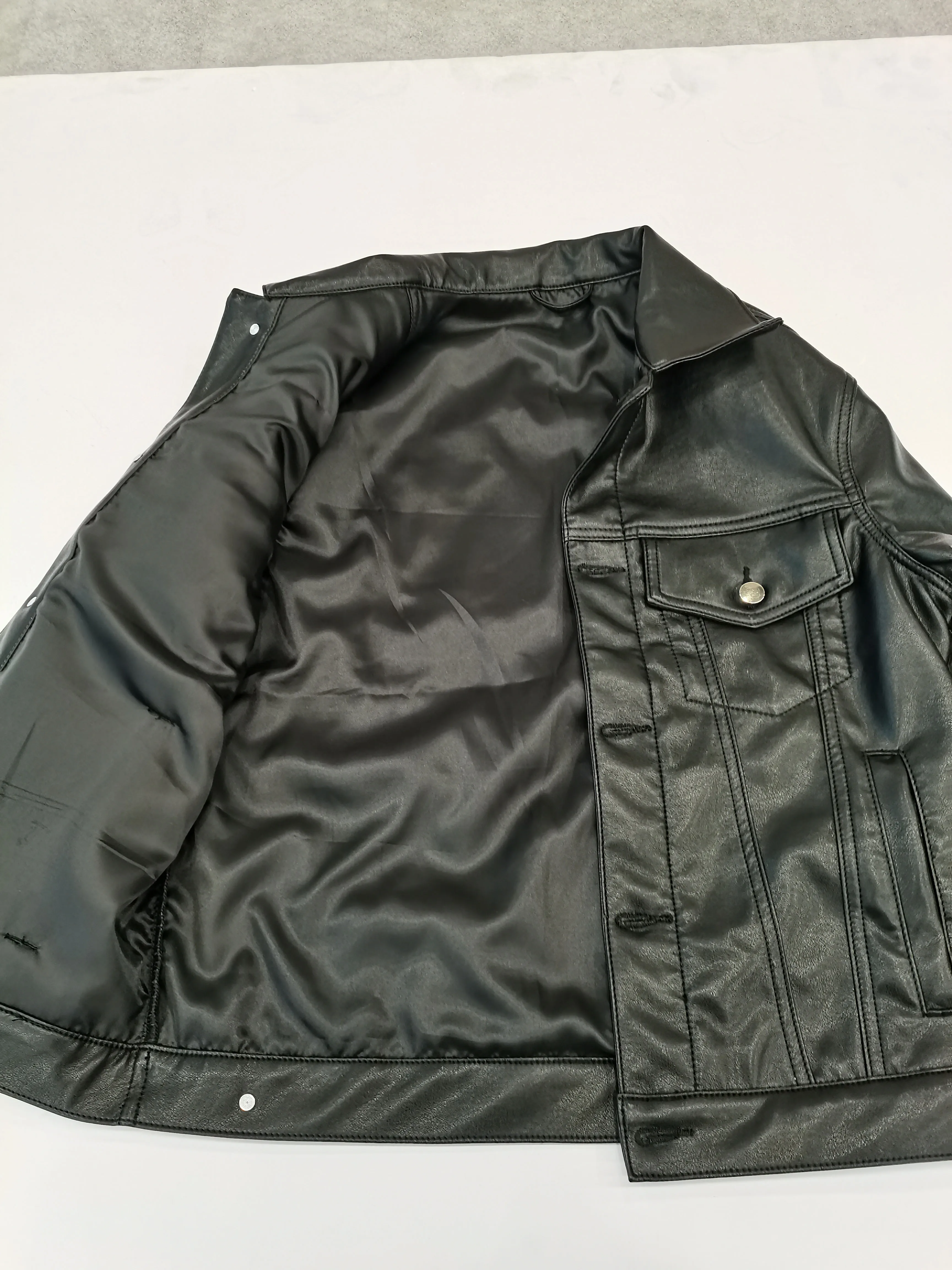Custom black mens pu leather jacket with patch embroidery