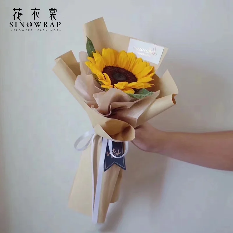 SINOWRAP  Simple classic waterproof kraft paper roll  flower bouquet wrapping Kraft paper