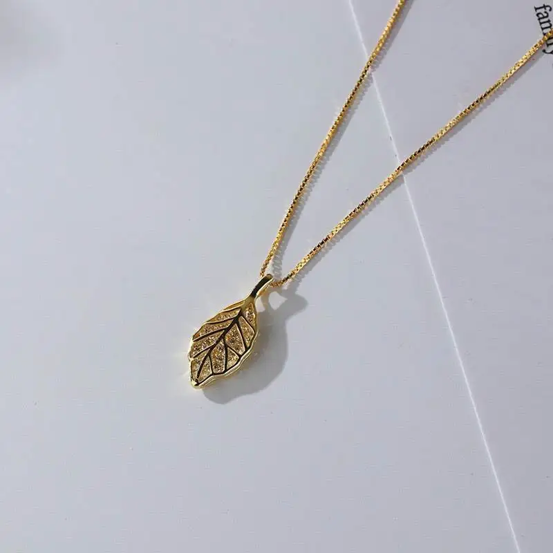 Shiny Bling Jewelry Zircon Leaf Necklace 18k Gold Plated Stainless Steel Box Chain Leaf Necklace Women Girls