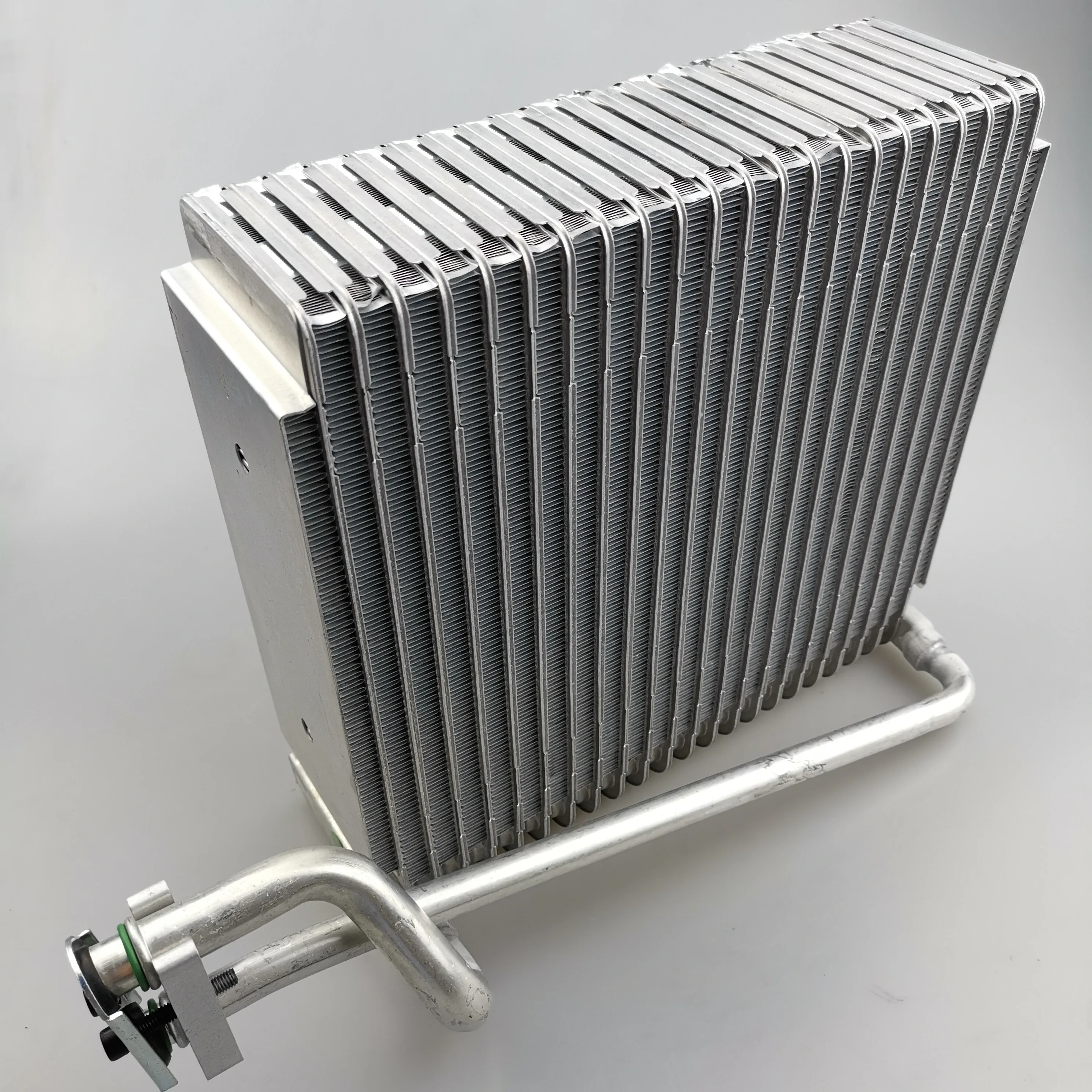 SAIC MAXUS V80 Original Front evaporator core C00013620 C00224476