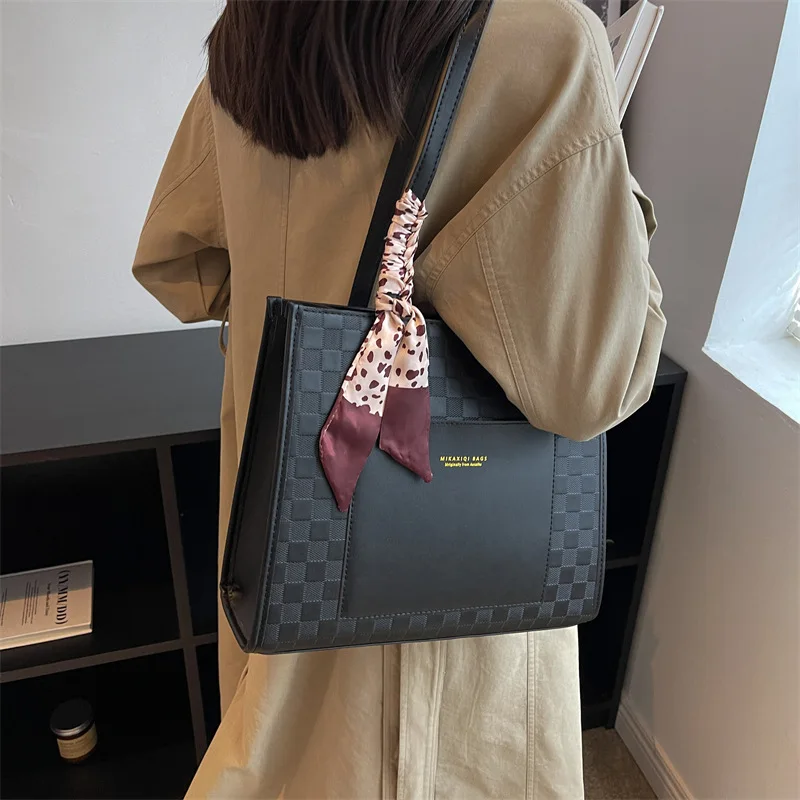 Hot Selling Factory Wholesale Woman Large Capacity Tote Bag with Silk Ribbon  Fashion College Student Book Bag