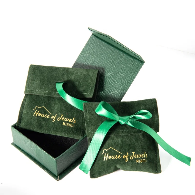 Nice pink box jewelry with magnetic and pouches inside