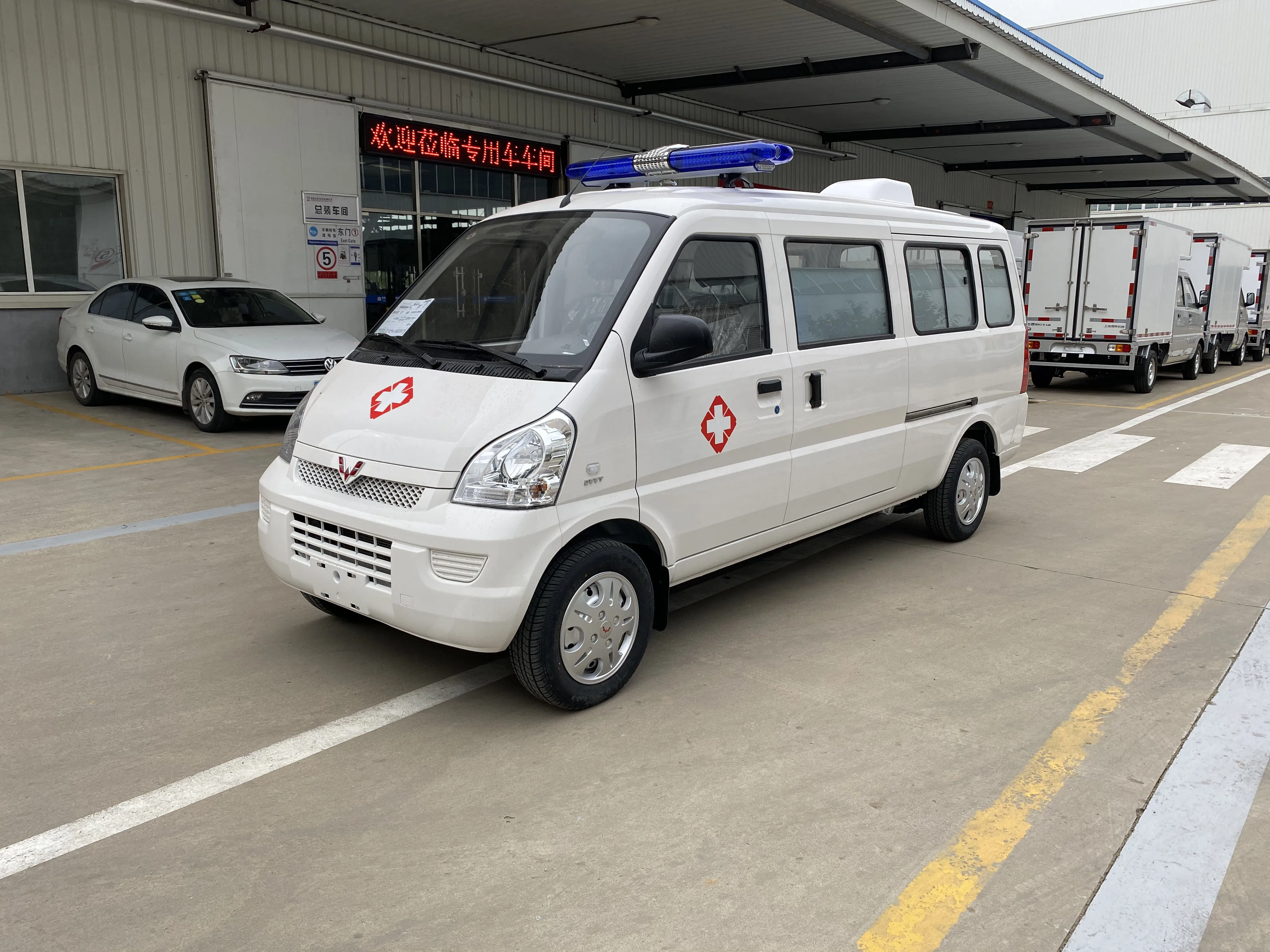 Small size ambulance van medical Car emergency ambulance