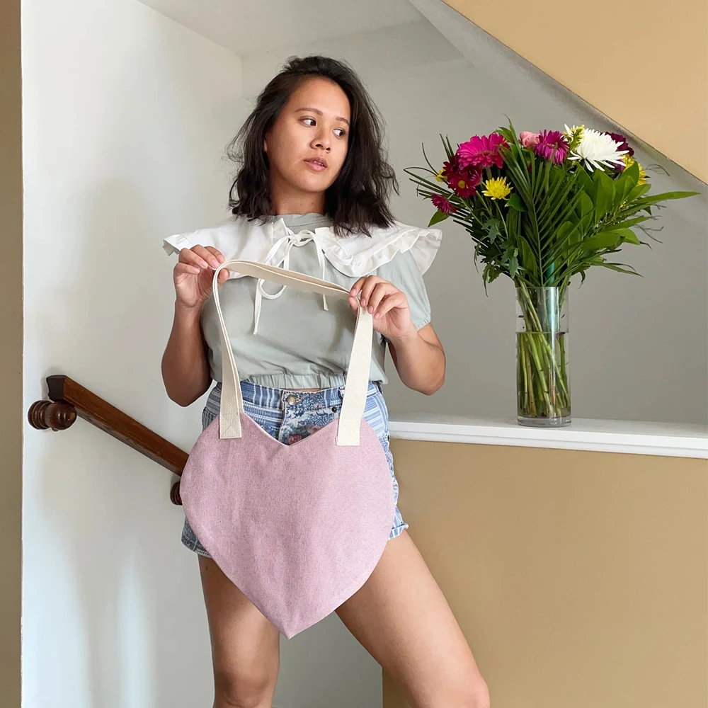 Wholesale Heart Shaped Mini Tote Bag For College Durable Outdoor purses and handbags