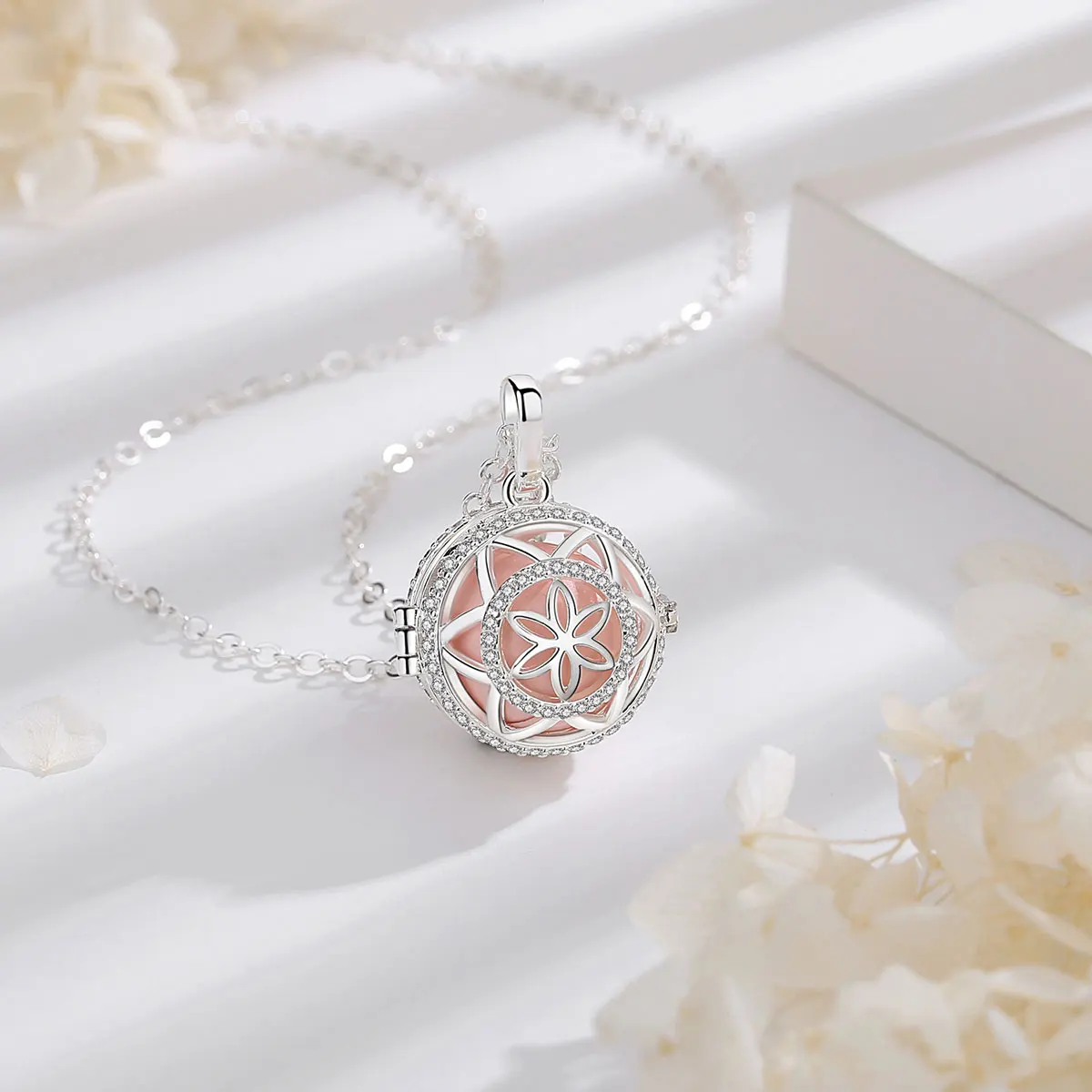 Wholesale Fashion Crystal Silver Flower Harmony Bola Chime Ball Cage Pendants