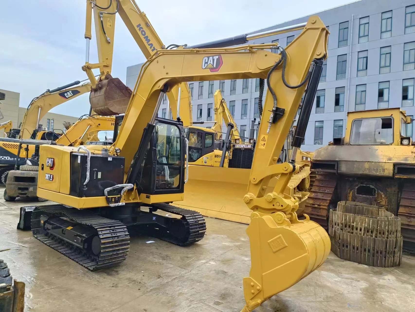 6ton mini excavator digger used CAT 305.5 crawler excavator digger caterpillar 307C excavator for sales