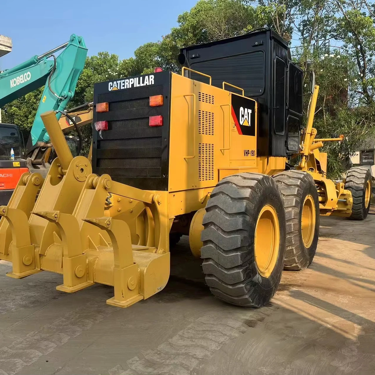 Used grader Caterpillar CAT 140K & 160H Motor Grader Machine Japan Made Front Loader with Skid Steer Drive