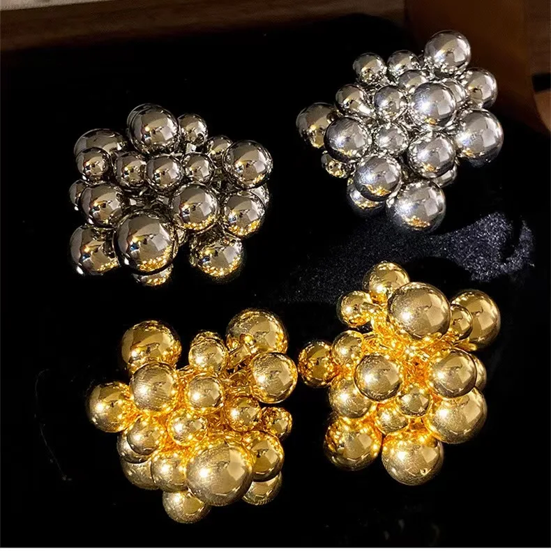 2024 Exaggerated high-grade metal ball earrings niche design a string of grape pendant studs fashion earrings