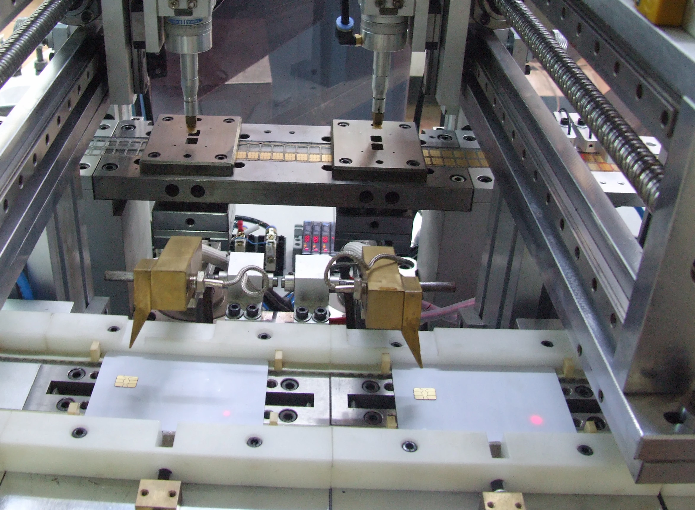 SMCCM-3 Contact Card Milling and Chip Implanting Machine