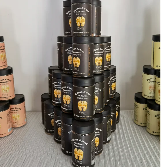 Casual canned snack sweet amber syrup walnut with Sesame