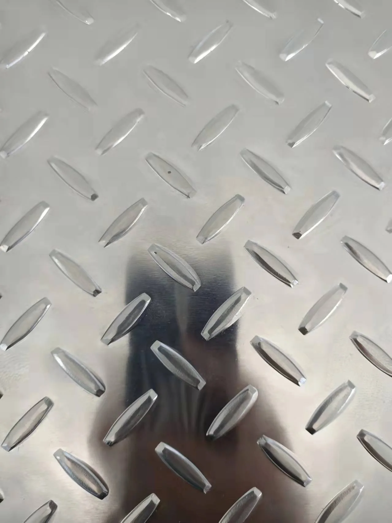 Aluminium and aluminium alloy needle pattern roll aluminum tread plate